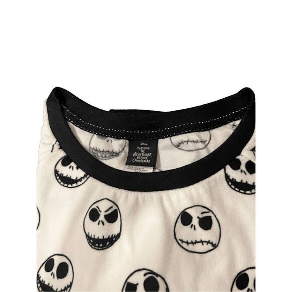 Jack Skellington sleepwear top - Picture 3 of 9